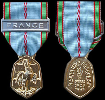 fra 132 Médaille Commémorative Guerre 1939 1945 NEUVE 